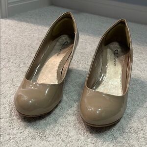 Calvin Klein Women's Beige Pumps